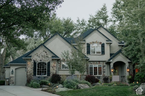 Photo of 1821 E SAWGRASS CIR, Draper, UT 84020 (MLS # 2185257)