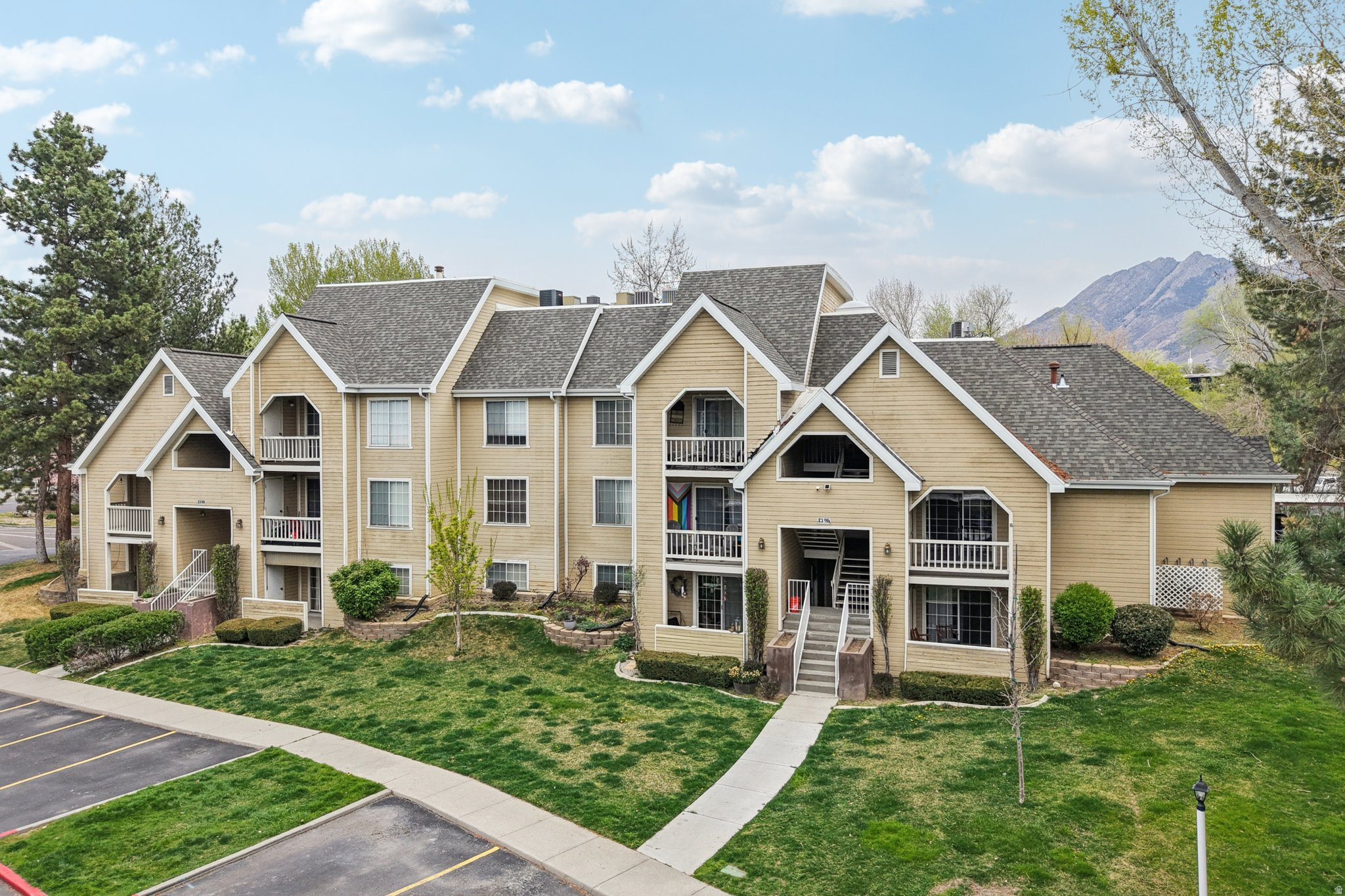 WATERSIDE COVE - Residential