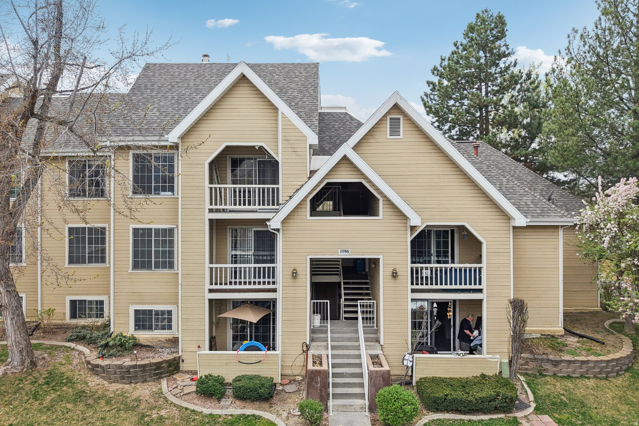 WATERSIDE COVE - Residential