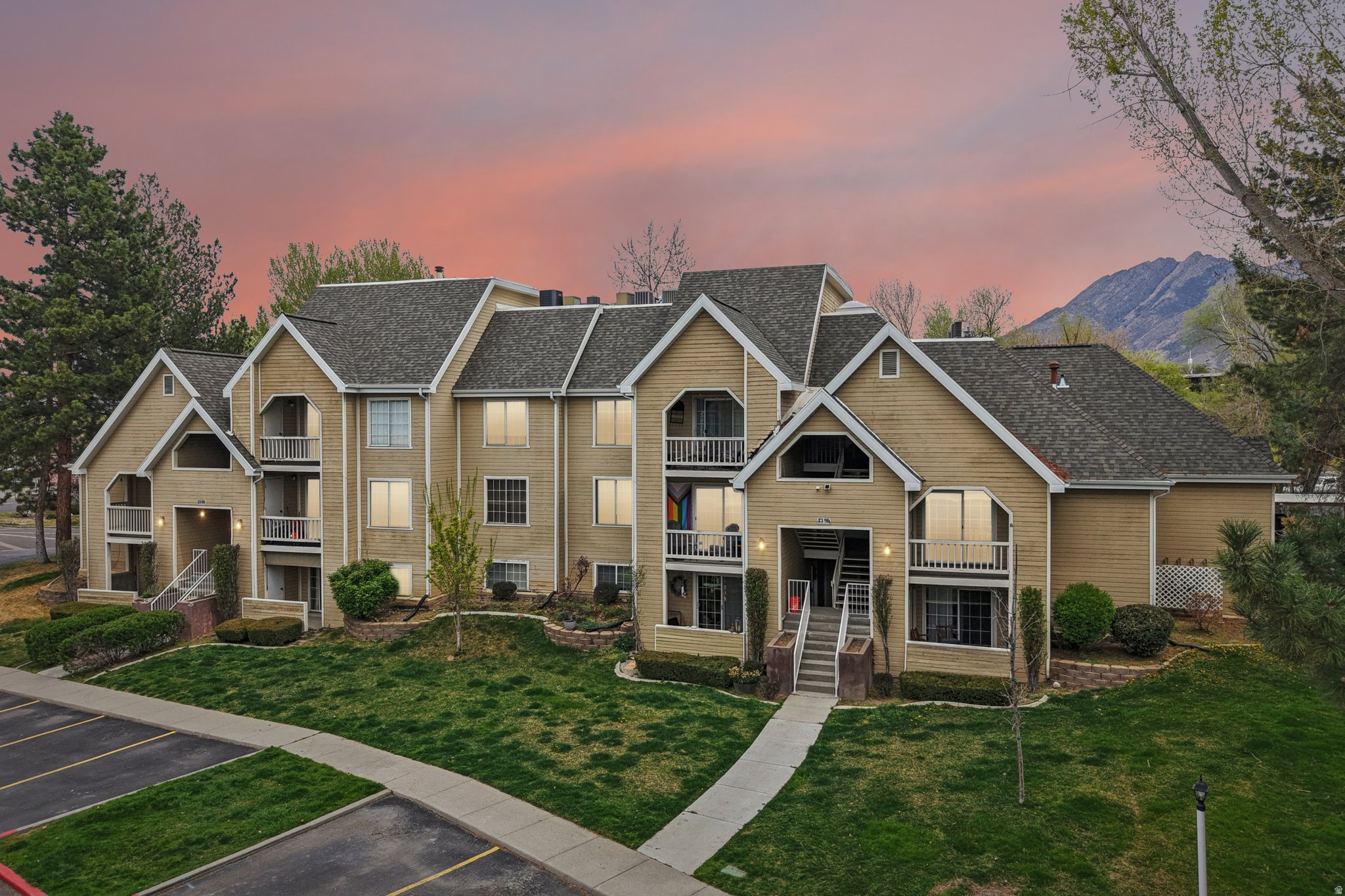 WATERSIDE COVE - Residential