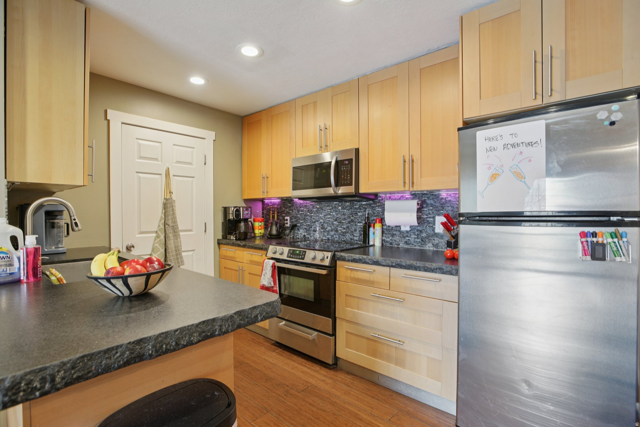 WATERSIDE COVE - Residential