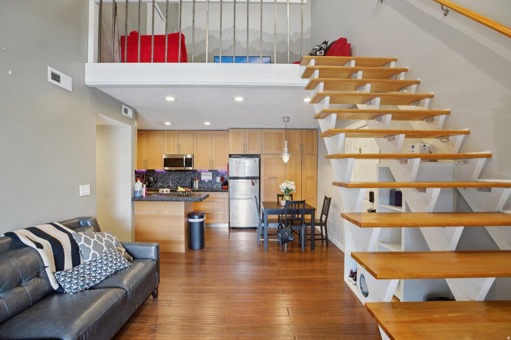 WATERSIDE COVE - Residential