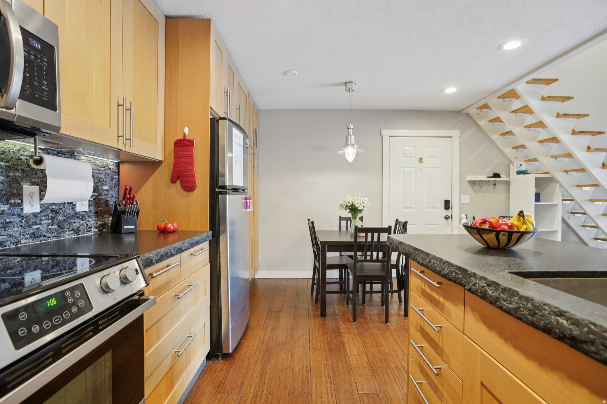 WATERSIDE COVE - Residential