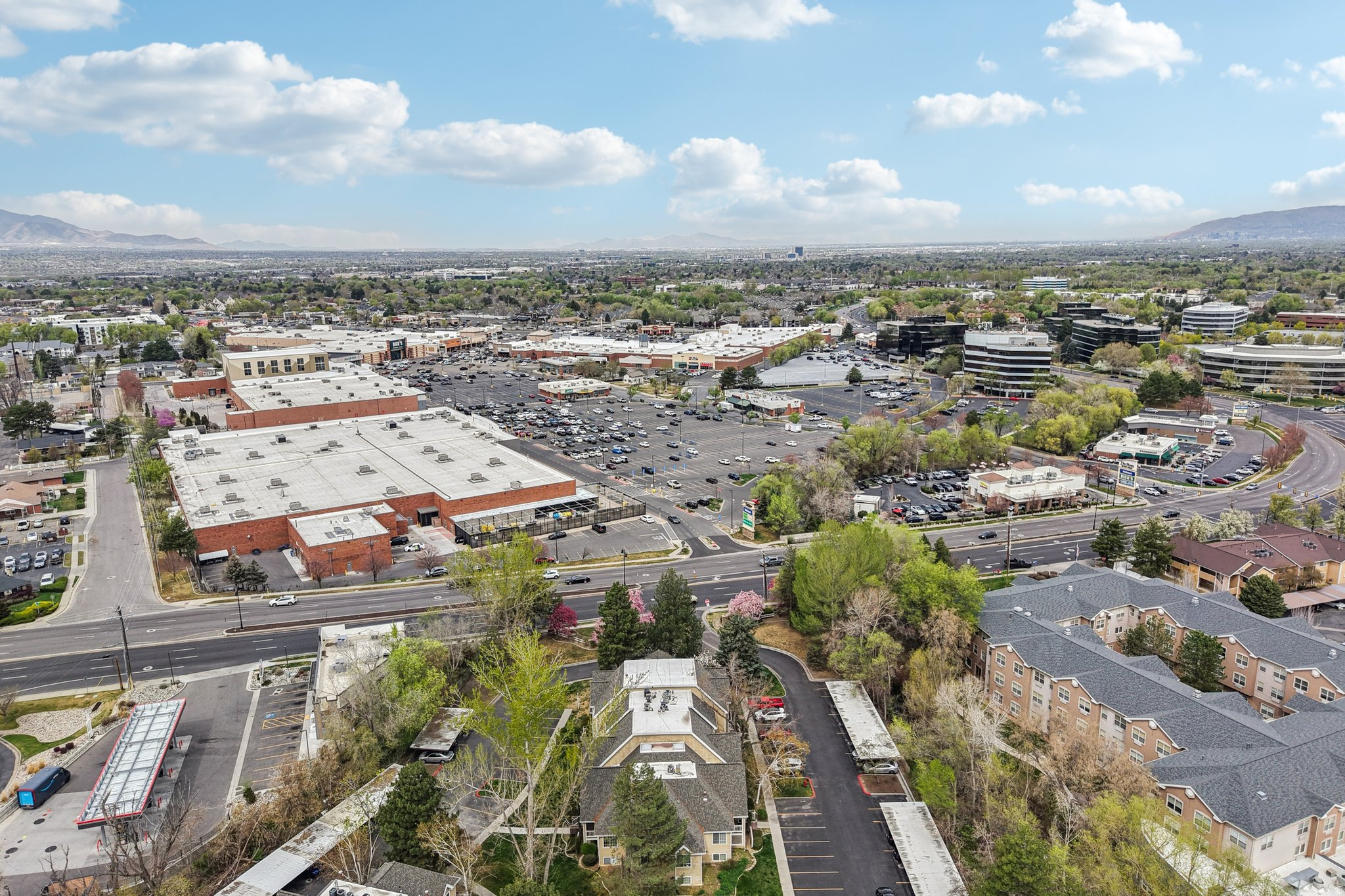 WATERSIDE COVE - Residential