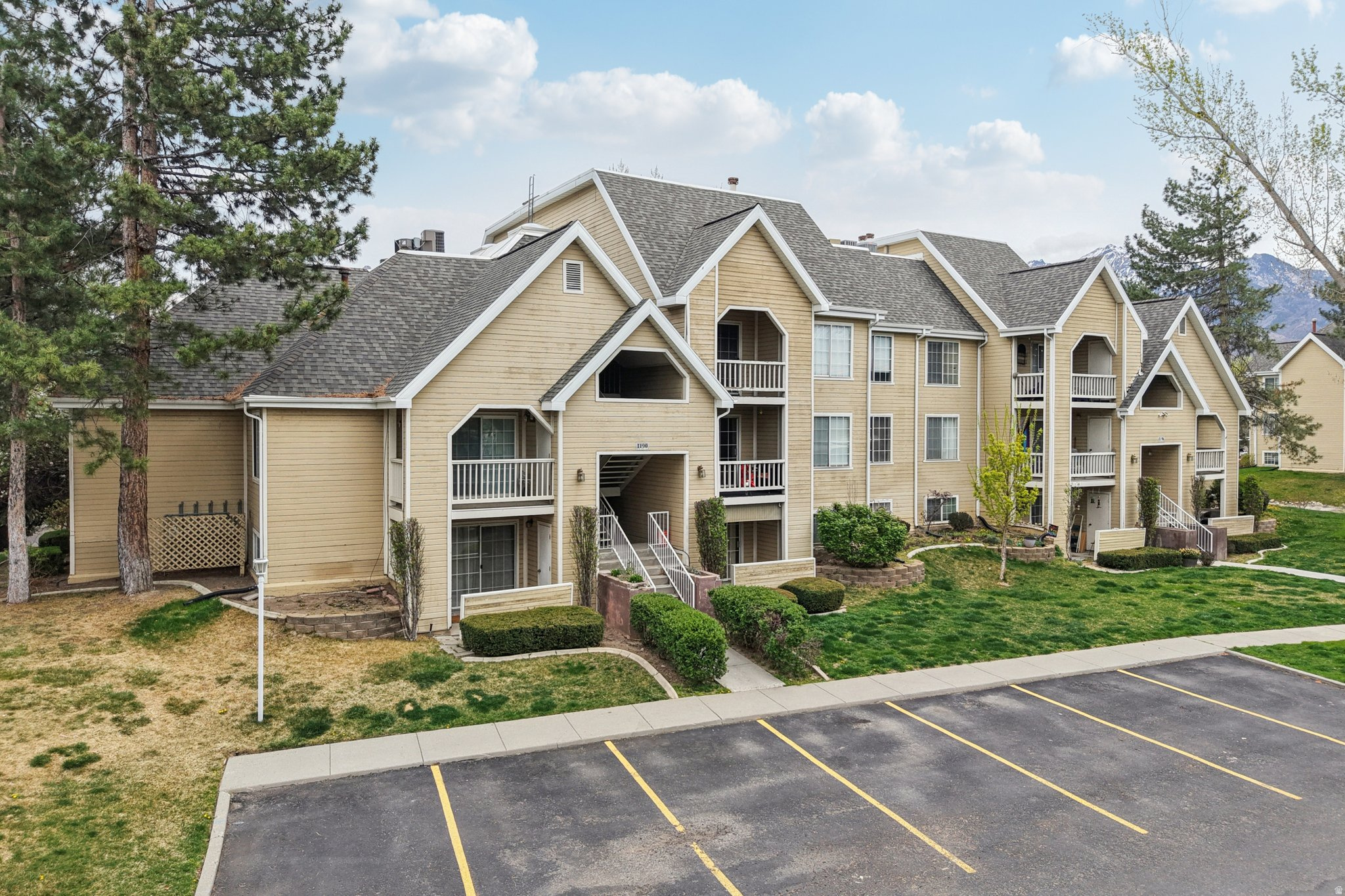 WATERSIDE COVE - Residential