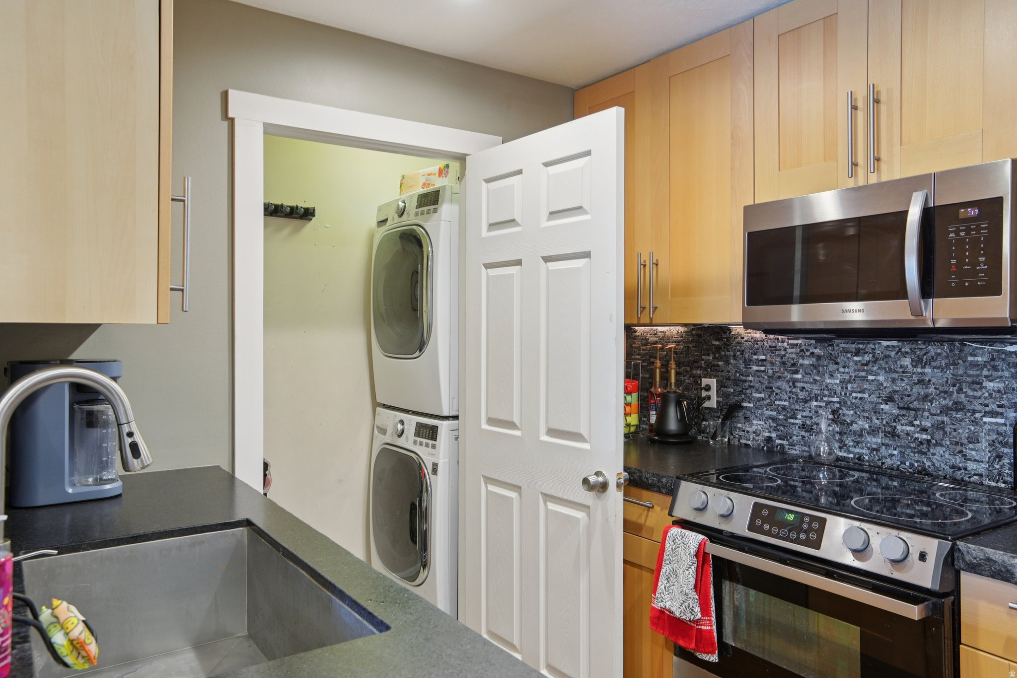 WATERSIDE COVE - Residential