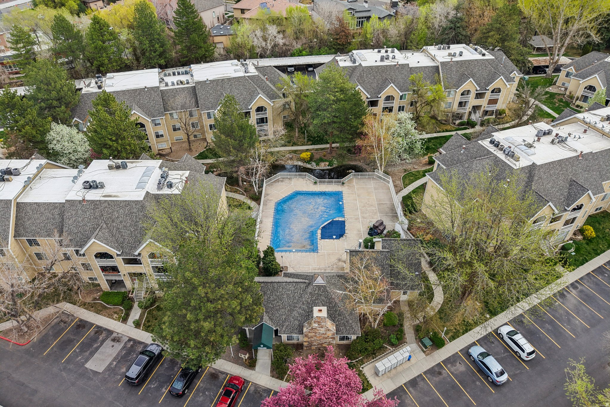 WATERSIDE COVE - Residential