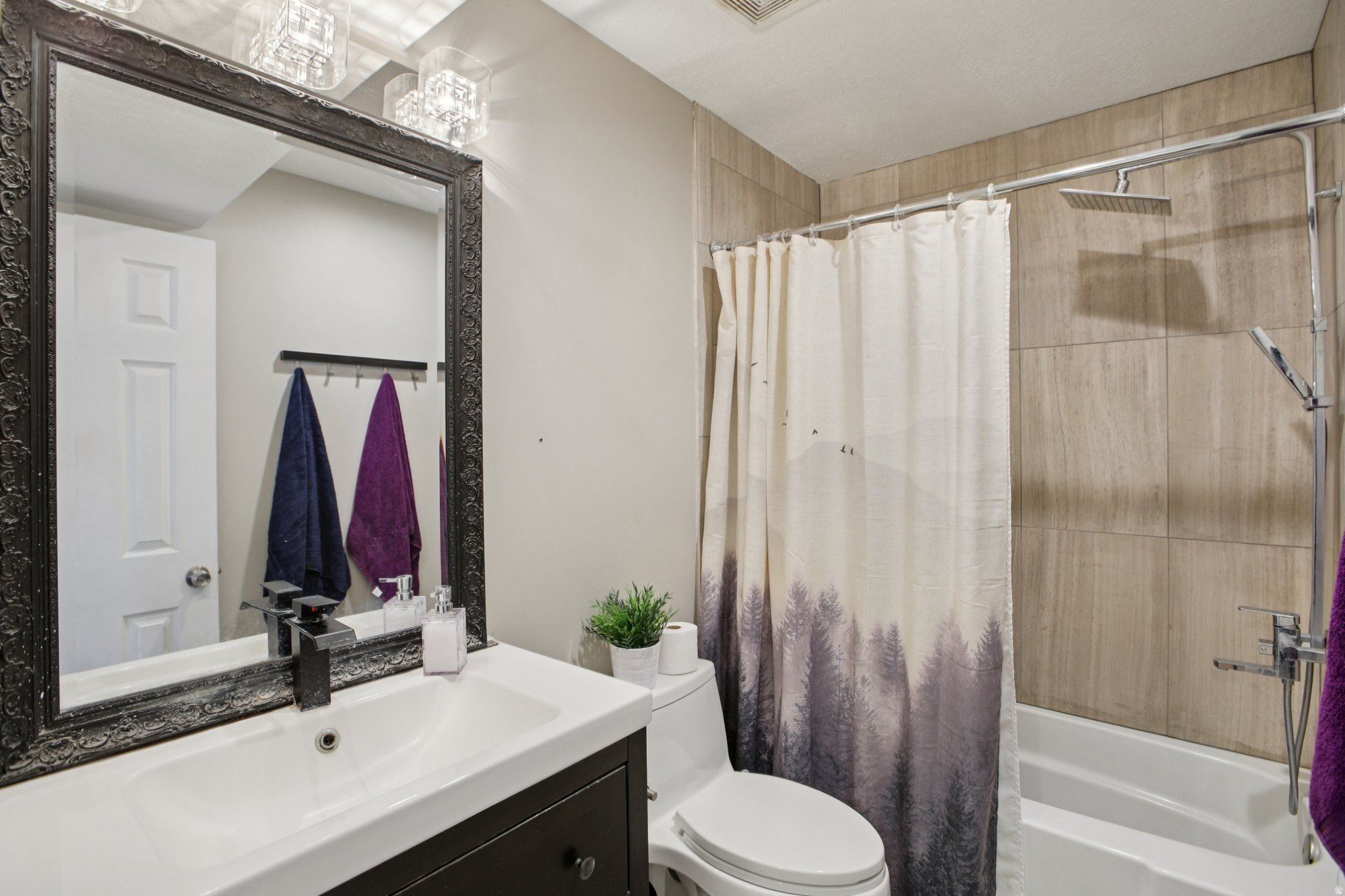 WATERSIDE COVE - Residential