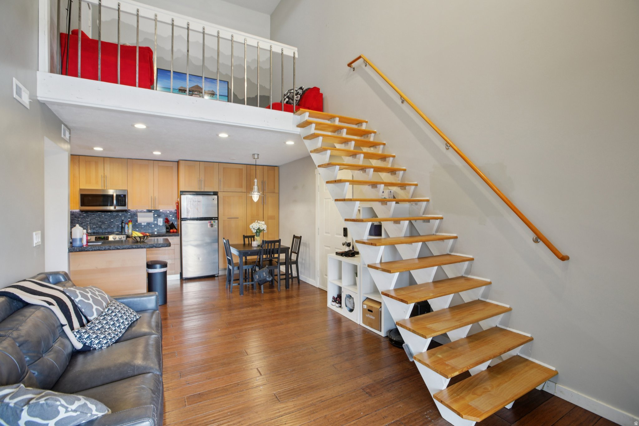 WATERSIDE COVE - Residential