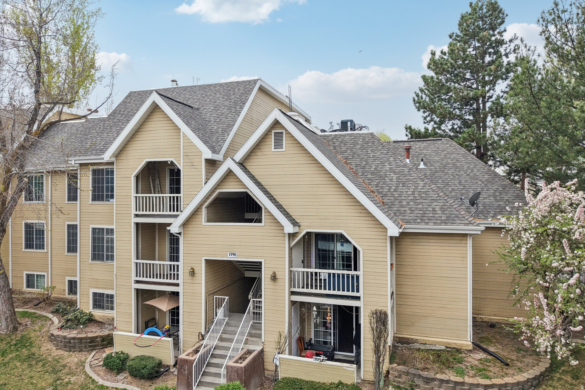 WATERSIDE COVE - Residential