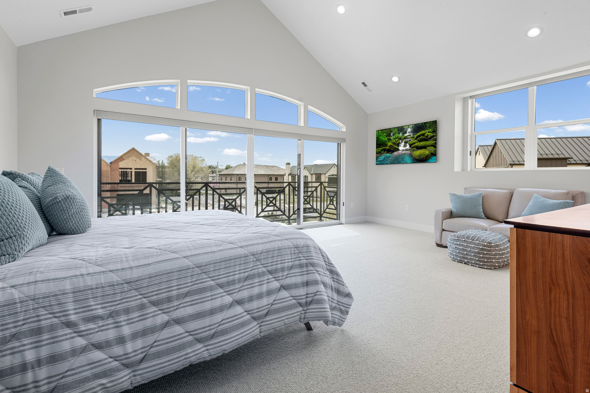 MONTDELLA - Residential Income