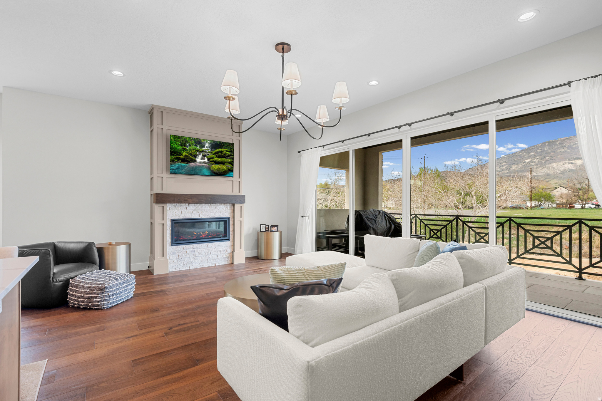 MONTDELLA - Residential Income