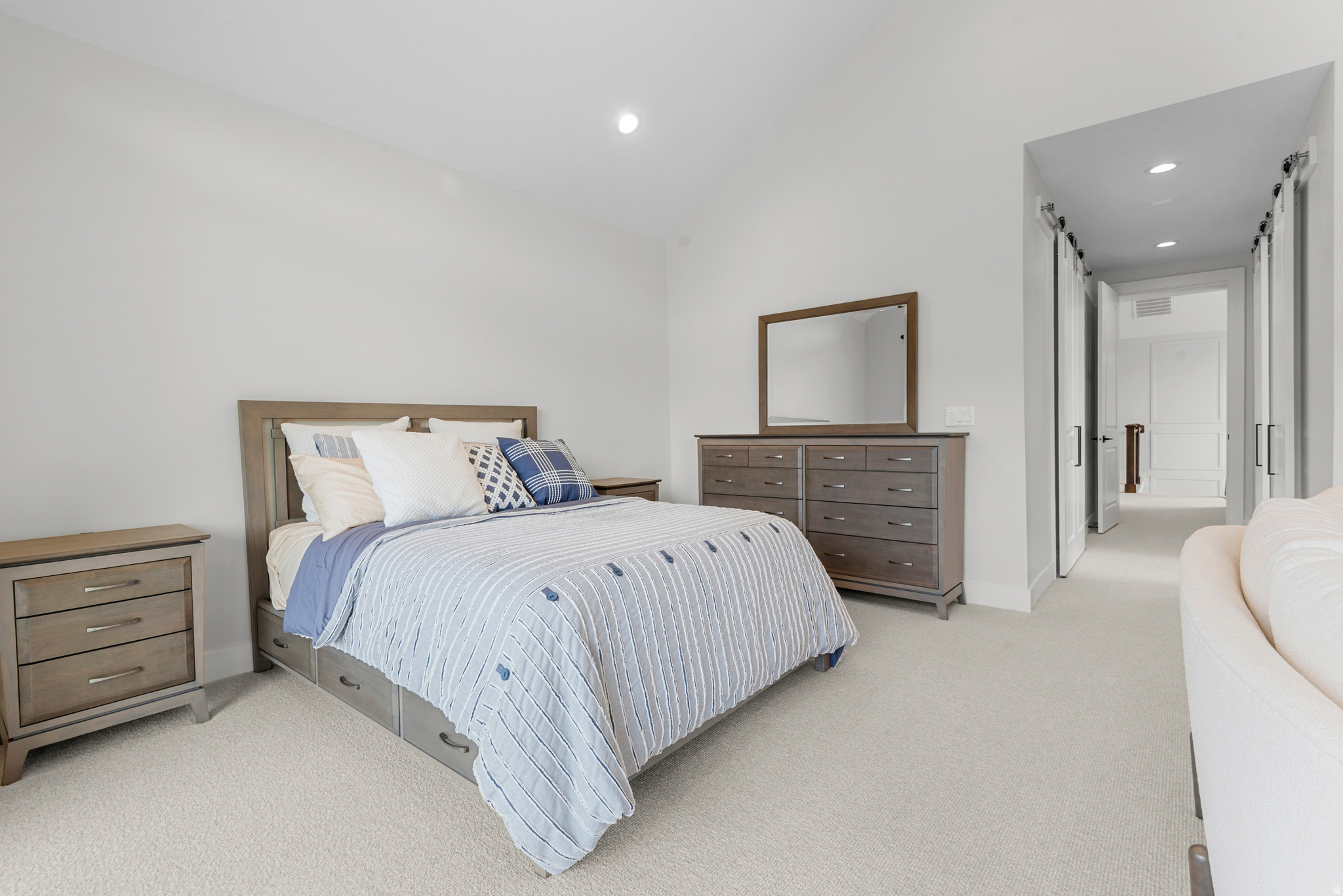 MONTDELLA - Residential Income