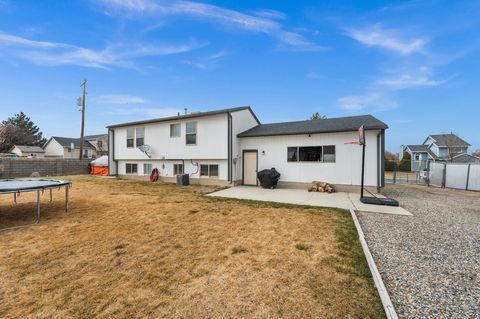 Tiny photo for 3193 W MEADOW GREEN WAY, West Jordan, UT 84088 (MLS # 2139614)