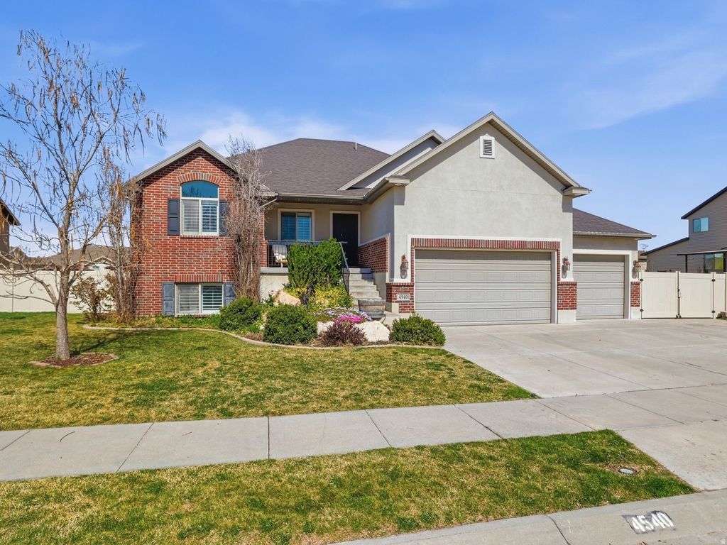 Photo of 4540 W 5800 S, Hooper, UT 84315 (MLS # 2145857)