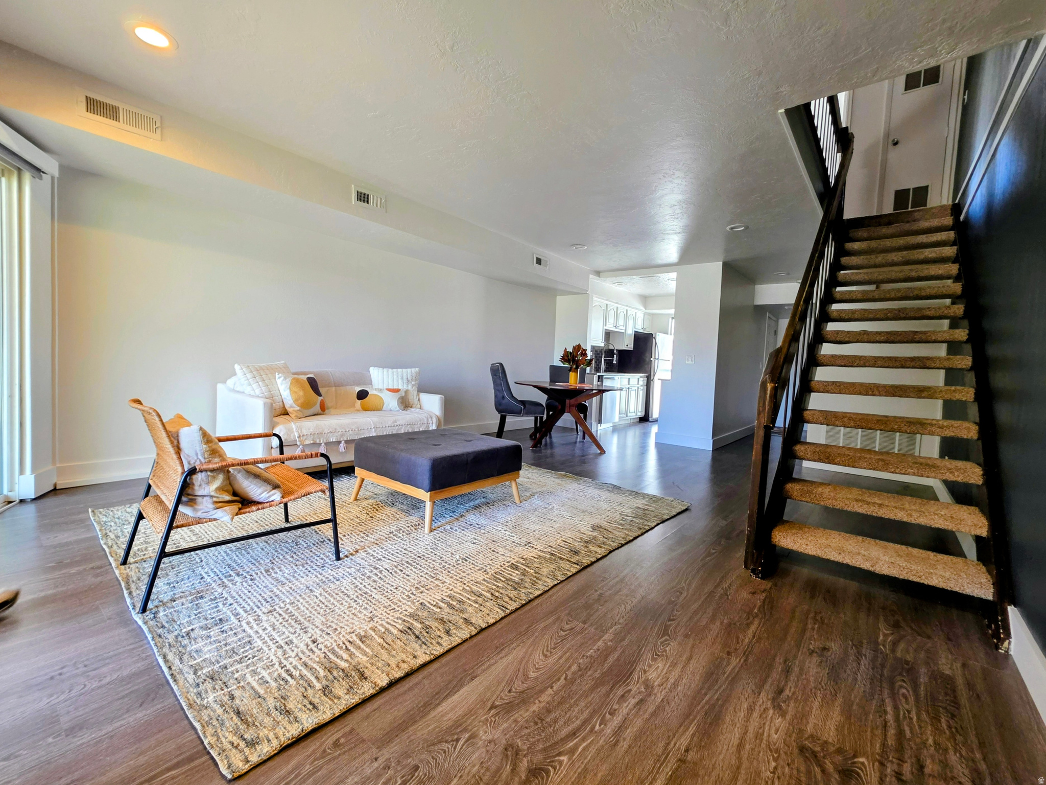 APPLEGATE CONDM - Residential