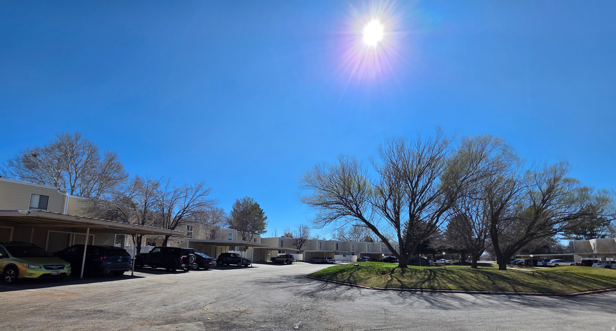 APPLEGATE CONDM - Residential