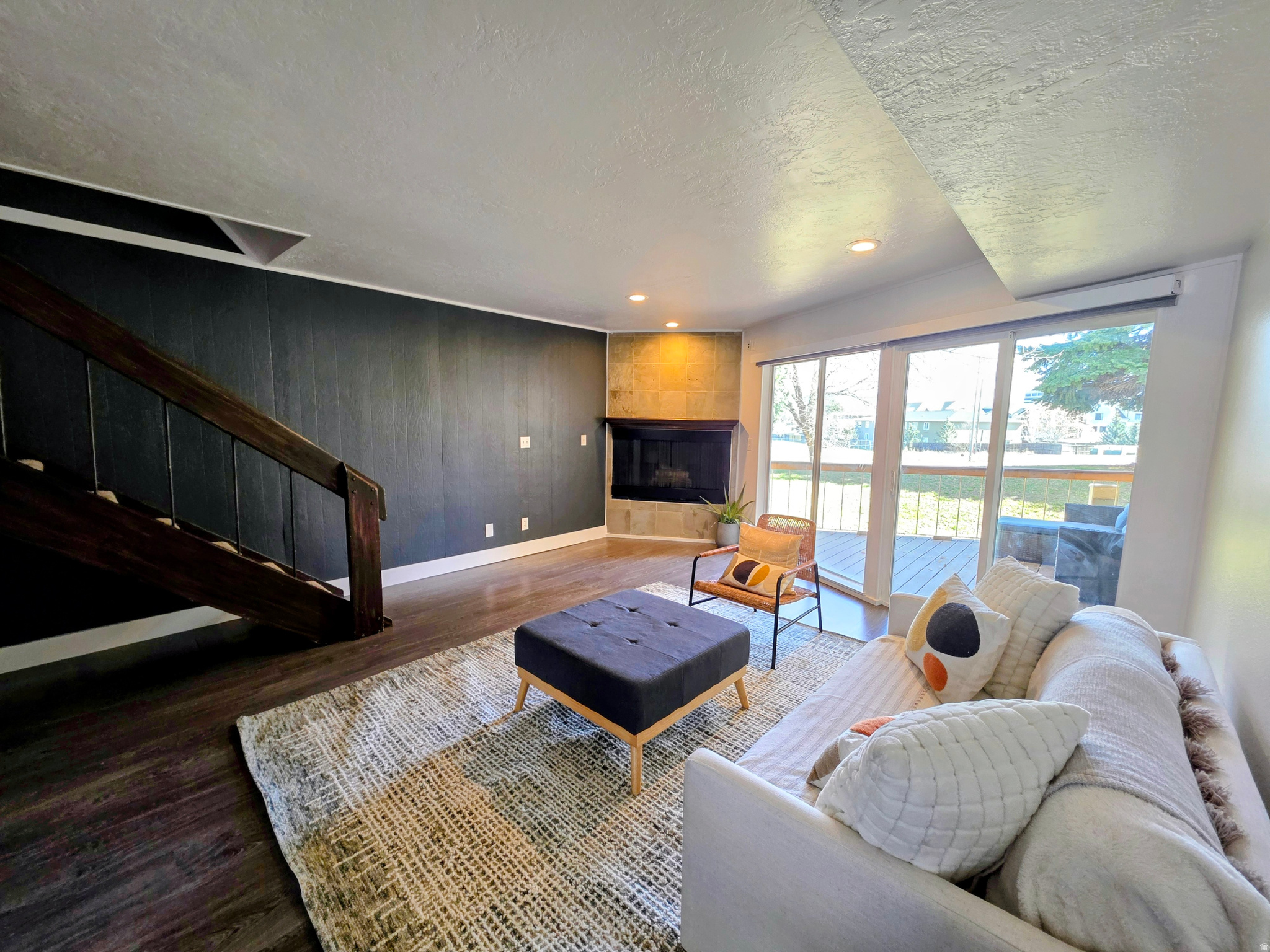 APPLEGATE CONDM - Residential