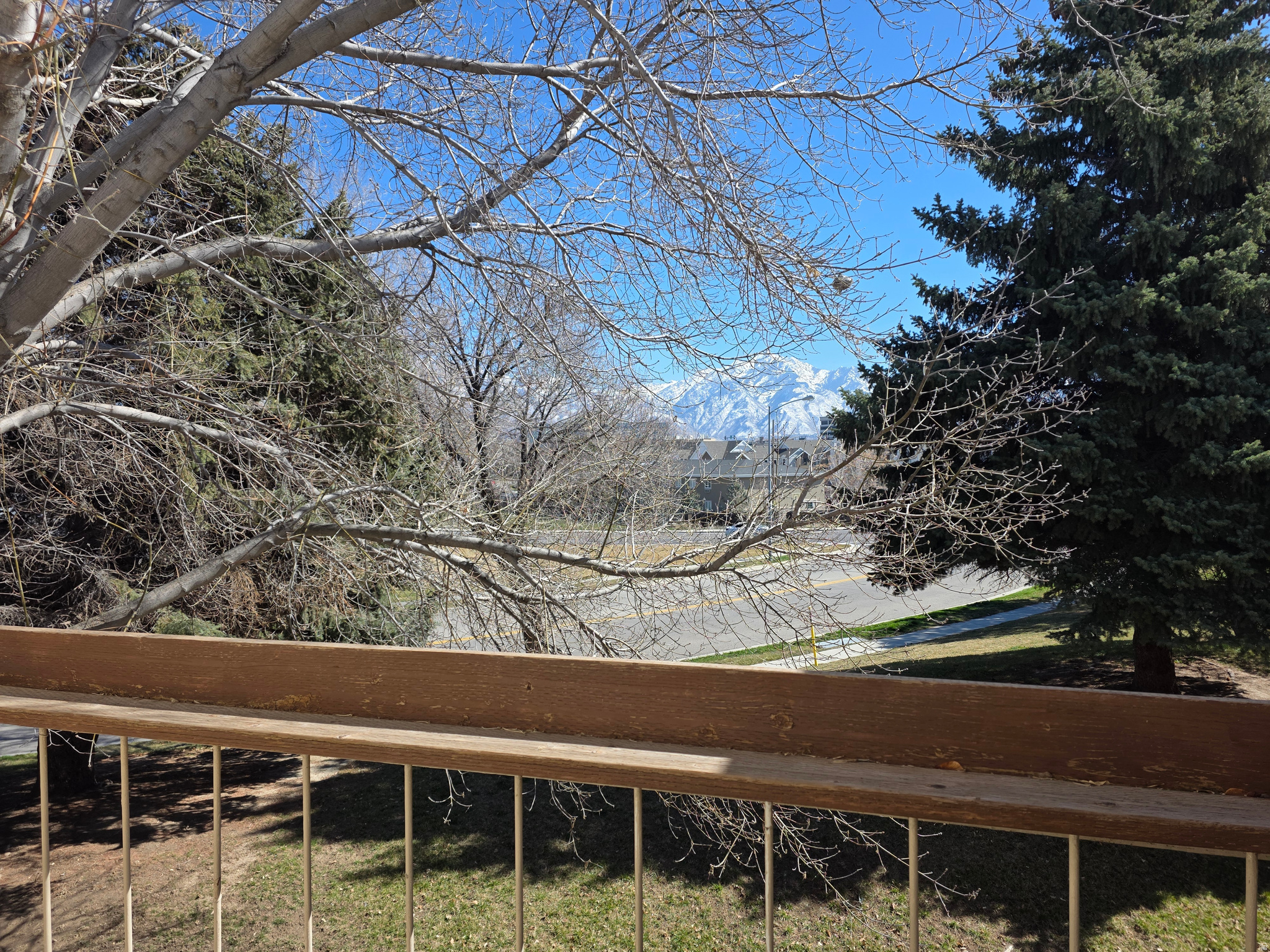 APPLEGATE CONDM - Residential