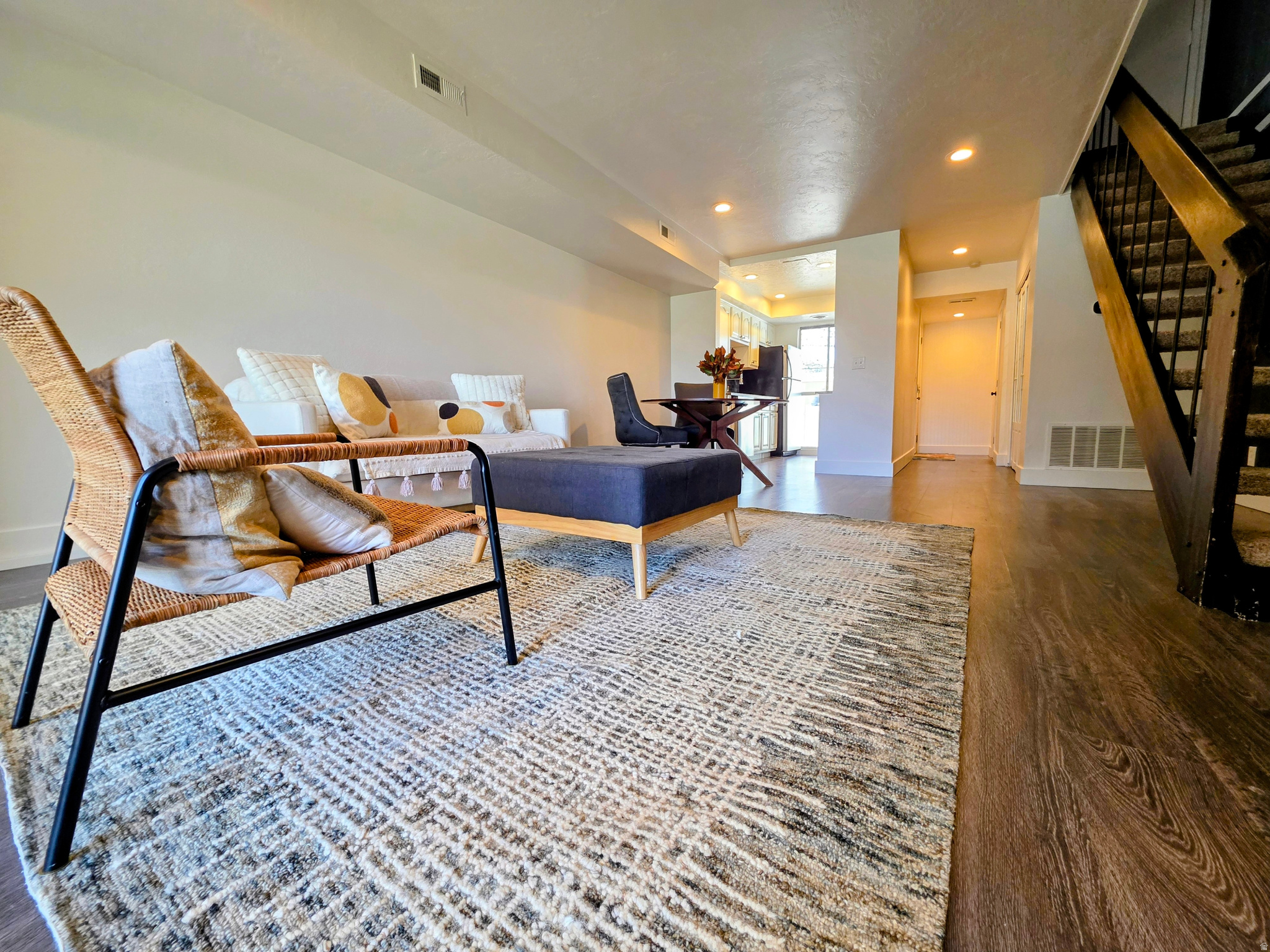 APPLEGATE CONDM - Residential