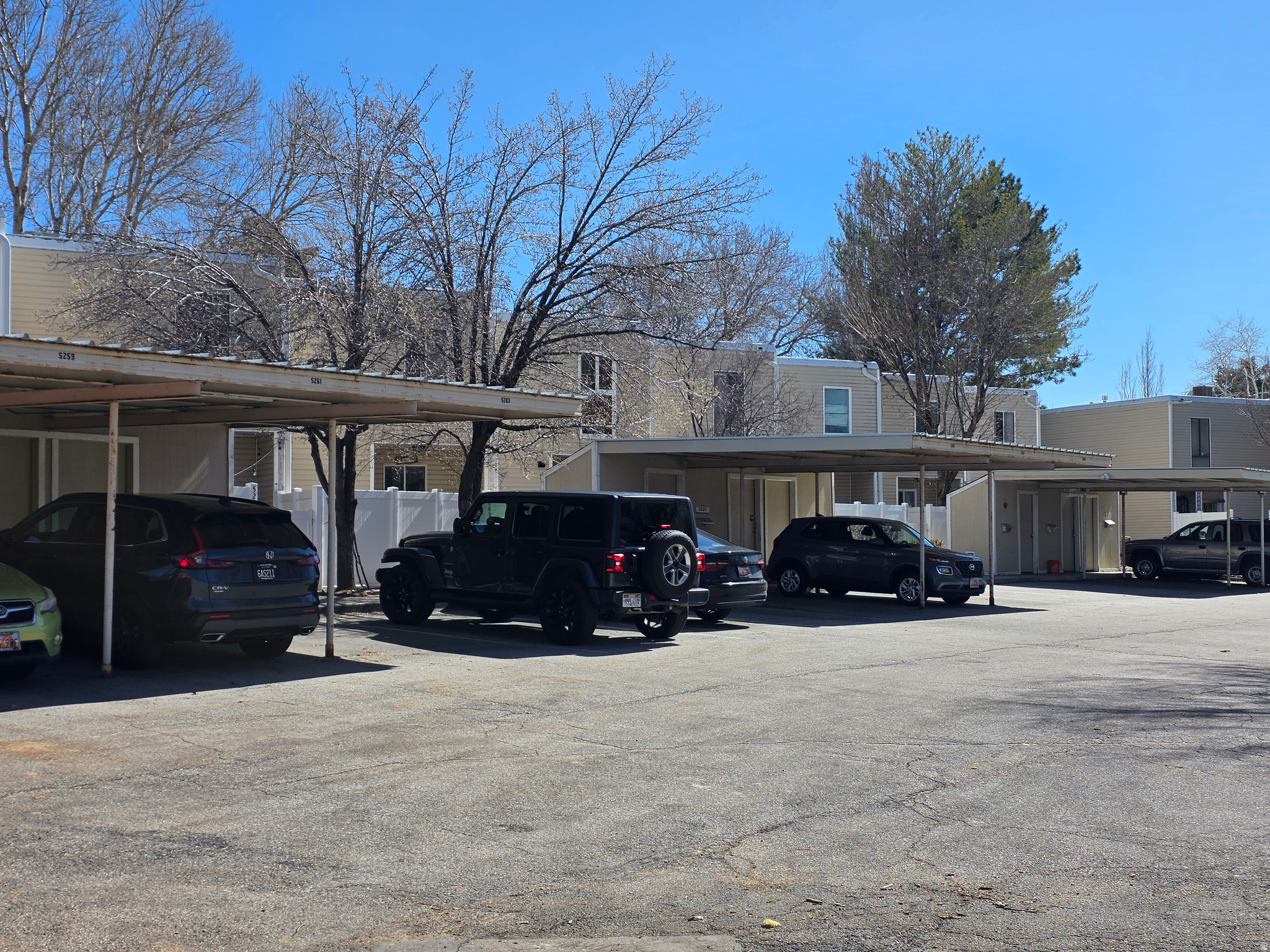 APPLEGATE CONDM - Residential