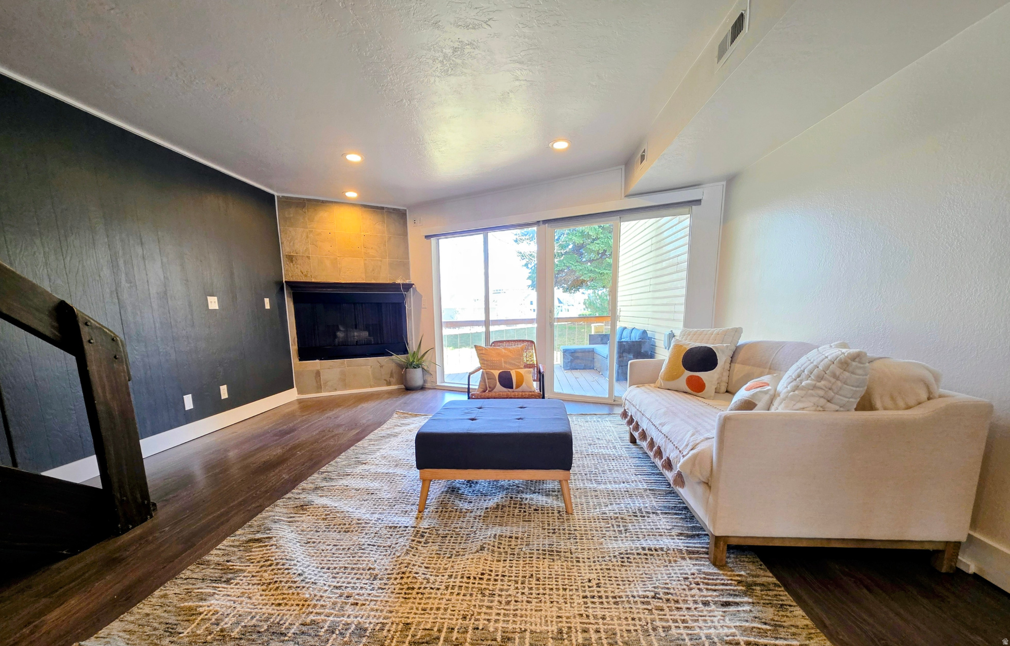 APPLEGATE CONDM - Residential