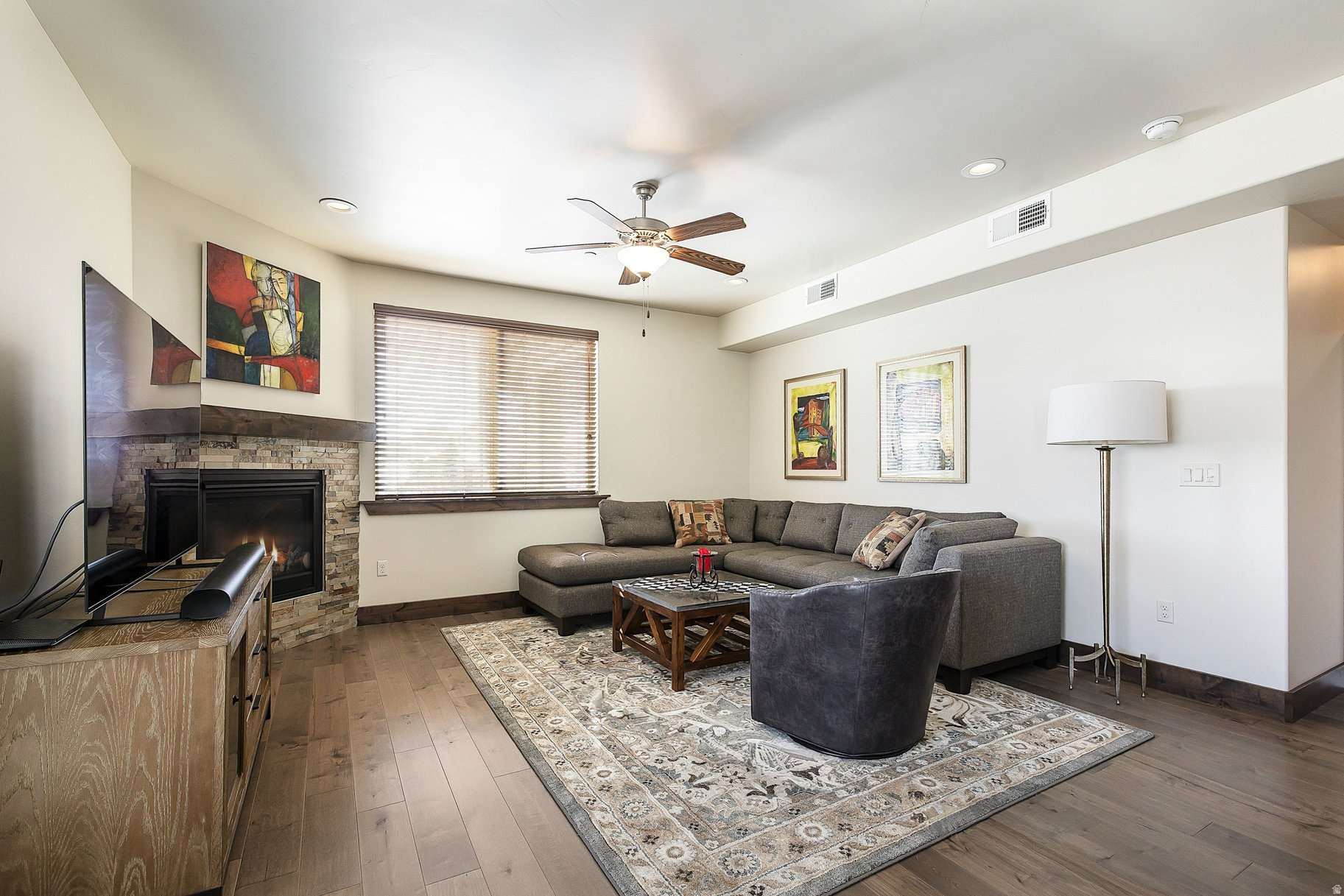 BLACK ROCK RIDGE - Residential