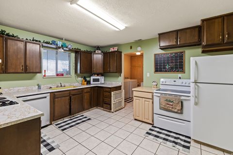 Tiny photo for 376 W 200 N, Aurora, UT 84620 (MLS # 2127964)