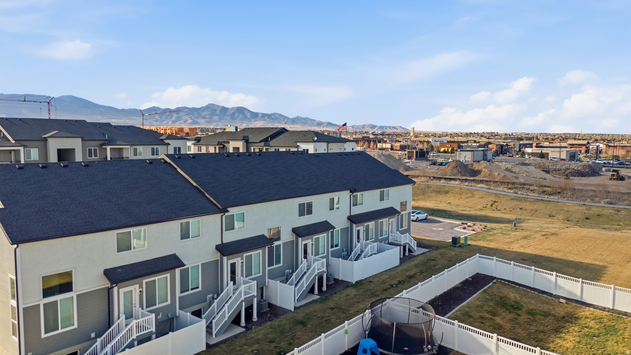 MOUNTAIN RIDGE - Residential