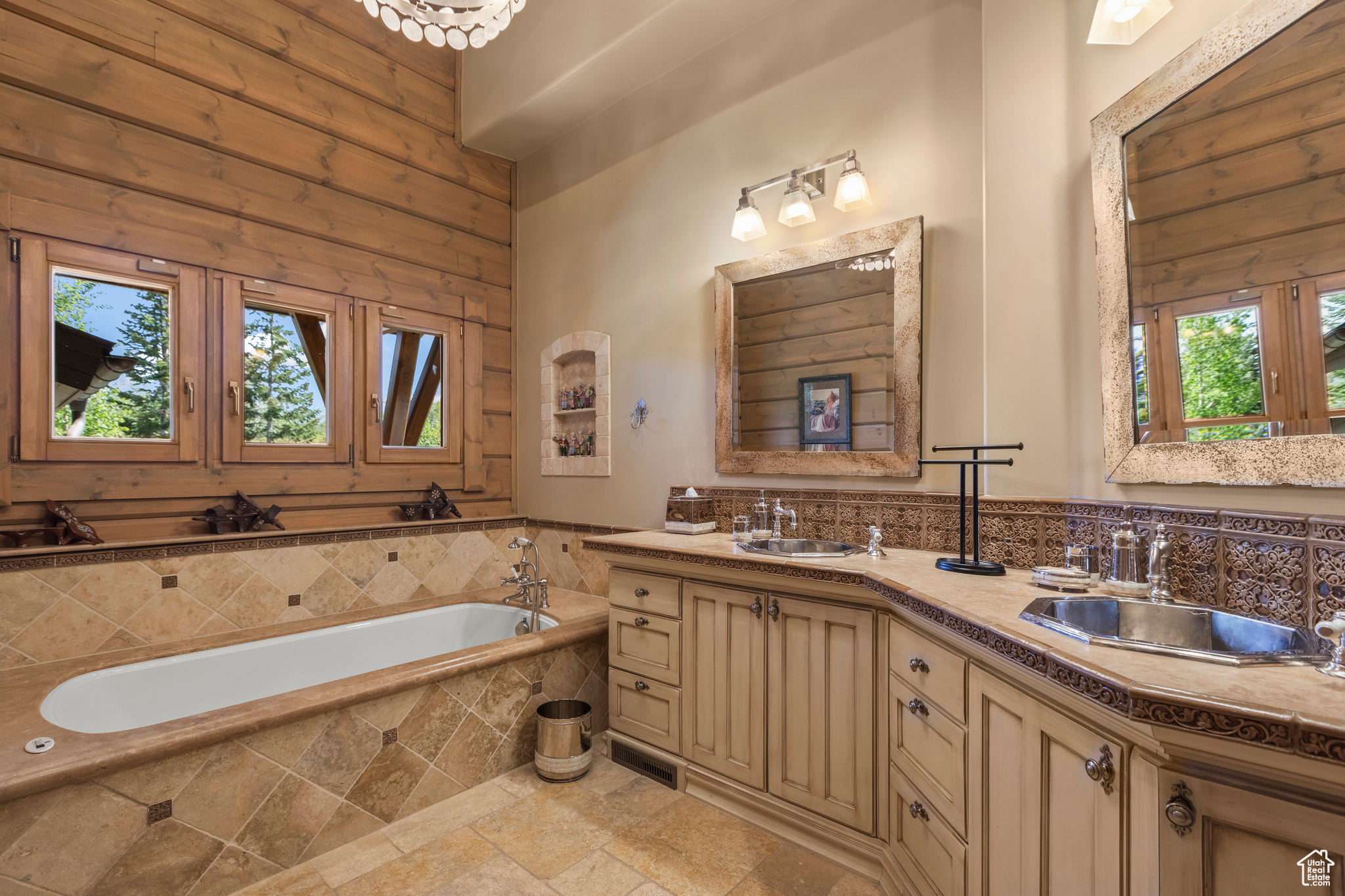PARK MEADOWS - Residential