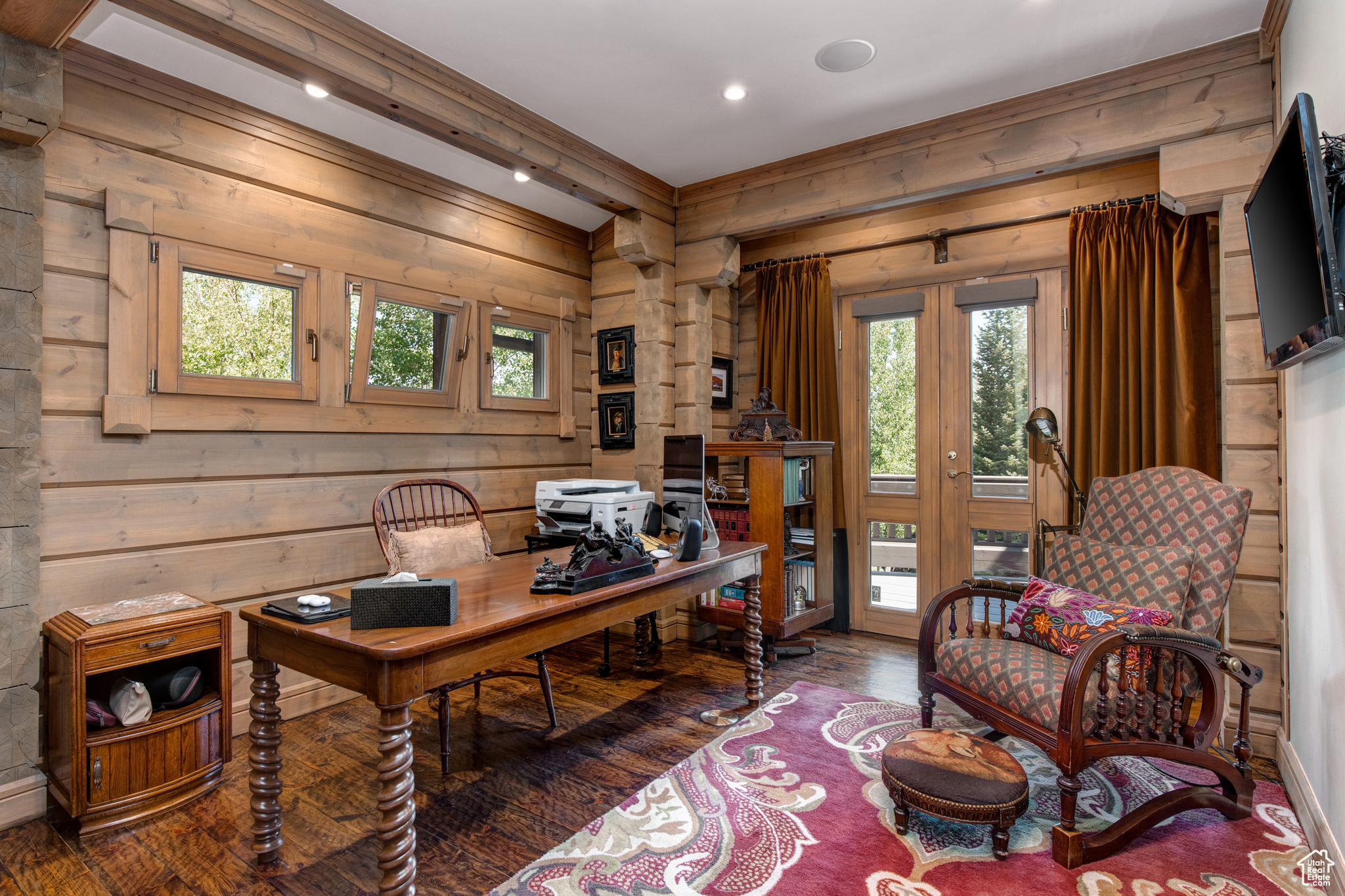 PARK MEADOWS - Residential