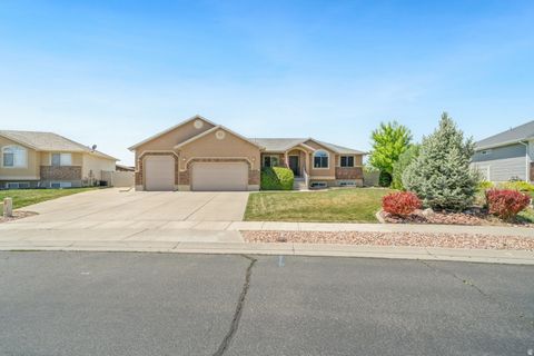 Tiny photo for 5609 S 4525 W, Hooper, UT 84315 (MLS # 2158569)