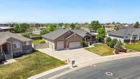 Tiny photo for 5609 S 4525 W, Hooper, UT 84315 (MLS # 2158569)