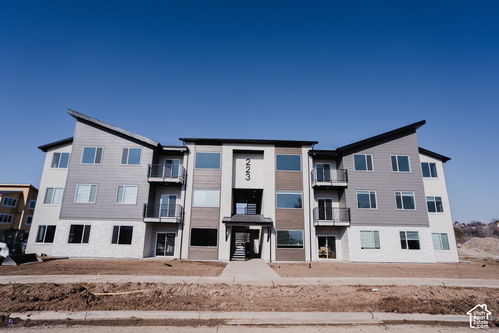 Photo of 351 E VOLUNTEER DR #11-203, Spanish Fork, UT 84660 (MLS # 2187940)
