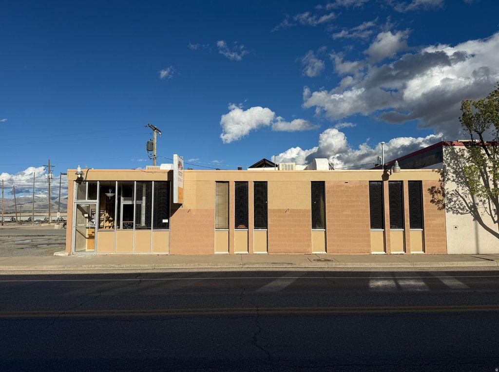 Photo of 433 S MAIN ST, Milford, UT 84751 (MLS # 2147921)