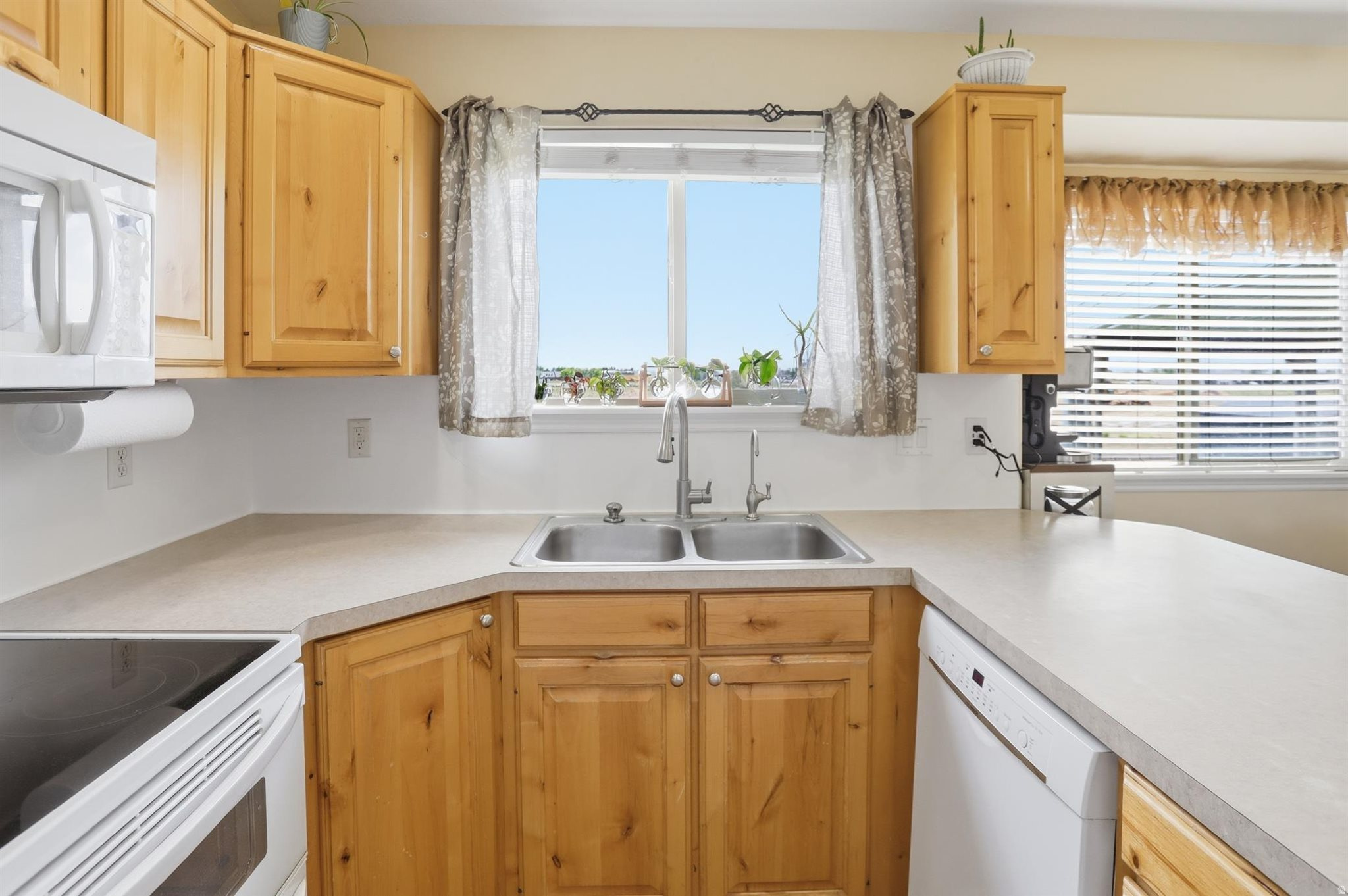 OUTWEST - Residential