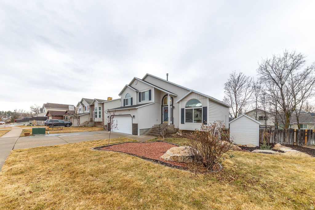 OAK WOOD HILLS - Residential