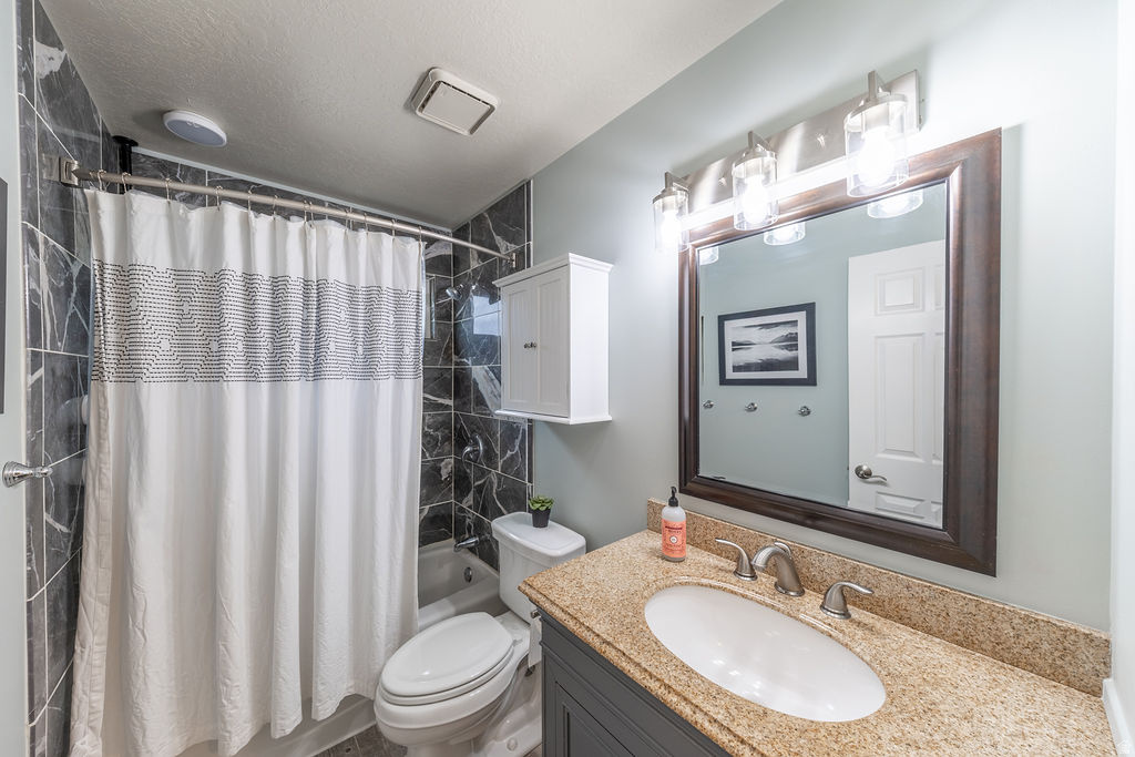 OAK WOOD HILLS - Residential