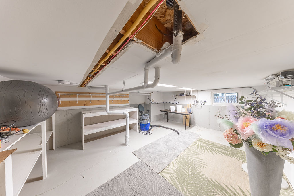 OAK WOOD HILLS - Residential