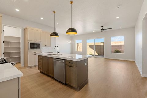 Tiny photo for 2405 PATRICIA DR, Santa Clara, UT 84765 (MLS # 2143930)