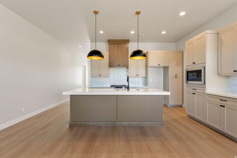 Tiny photo for 2405 PATRICIA DR, Santa Clara, UT 84765 (MLS # 2143930)