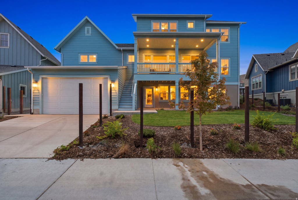 Photo of 7189 S SAGE RD #214, South Jordan, UT 84009 (MLS # 2177597)