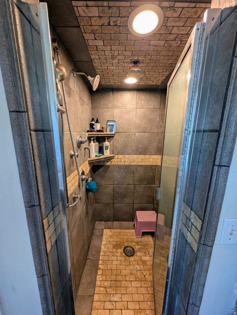 Tiny photo for 19 S 200 E, Salem, UT 84653 (MLS # 2159885)