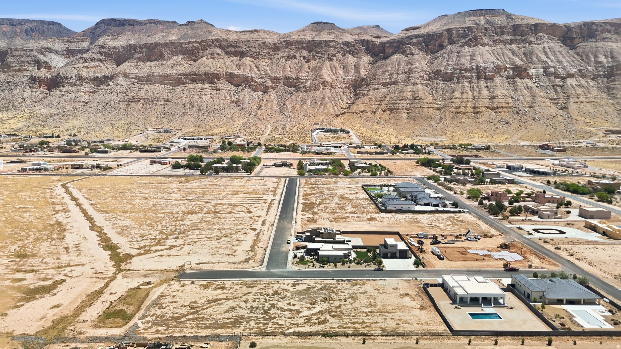 COPPER CLIFFS - Land