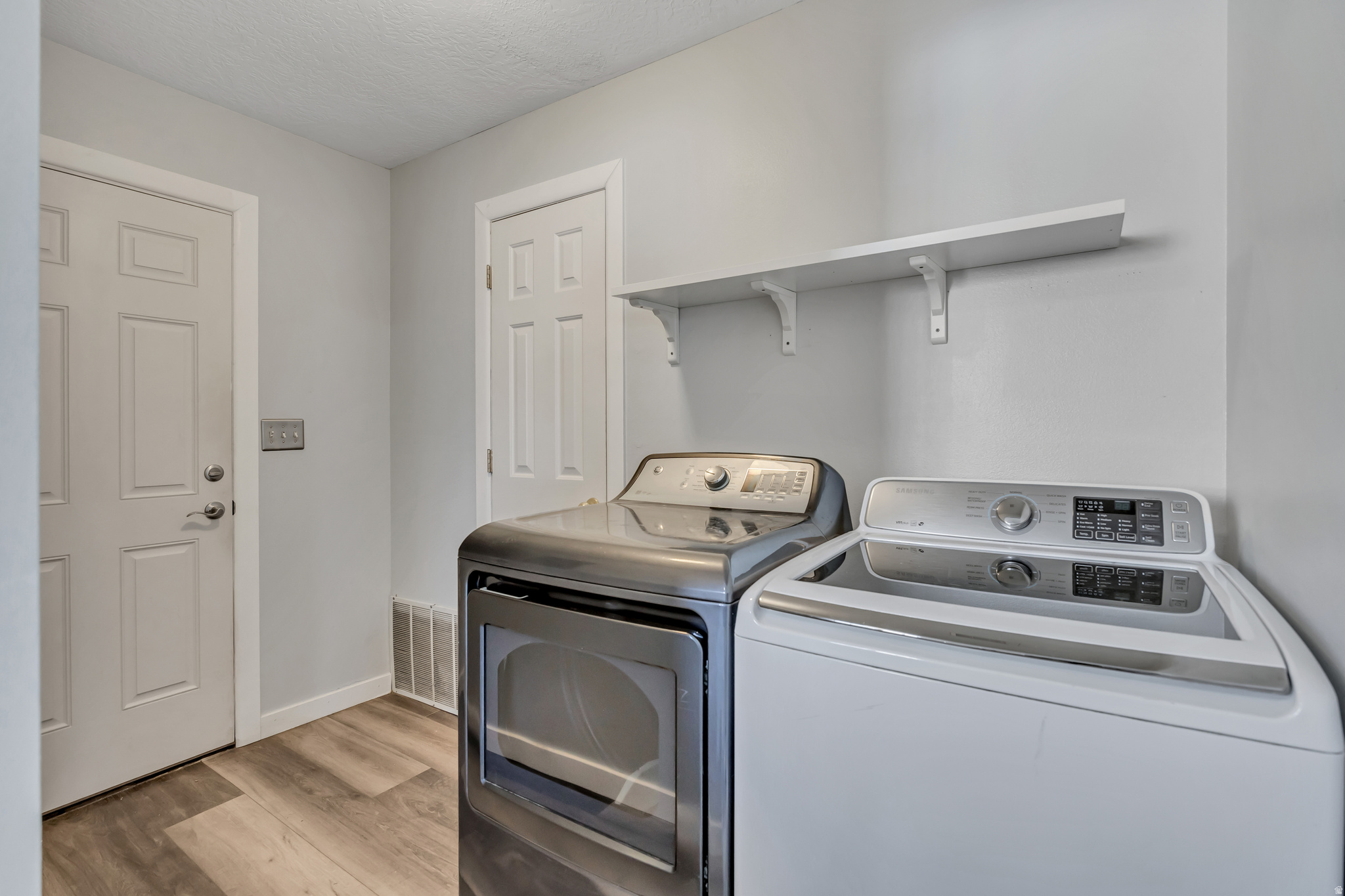 SUNSET PARK - Residential