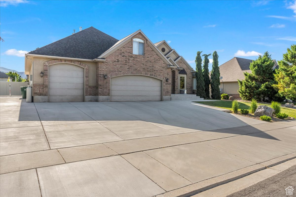 HERITAGE PLACE ESTATES - Residential