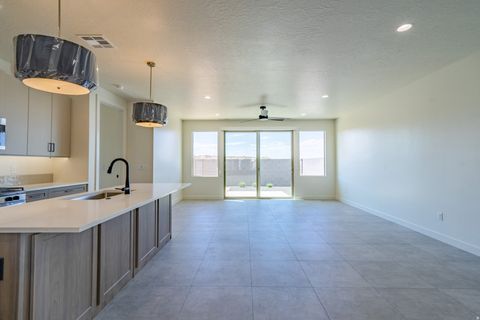 Tiny photo for 2967 W 570 N, Hurricane, UT 84737 (MLS # 2158720)
