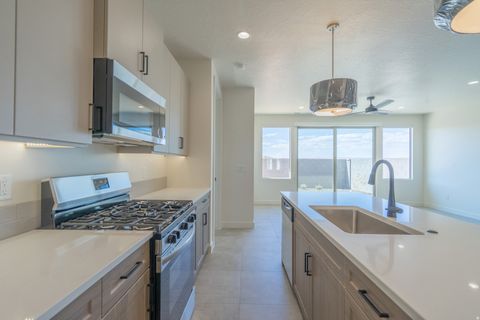 Tiny photo for 2967 W 570 N, Hurricane, UT 84737 (MLS # 2158720)