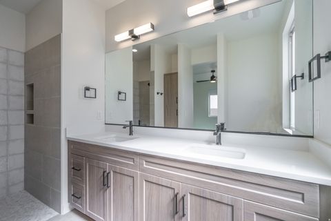 Tiny photo for 2967 W 570 N, Hurricane, UT 84737 (MLS # 2158720)