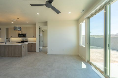 Tiny photo for 2967 W 570 N, Hurricane, UT 84737 (MLS # 2158720)